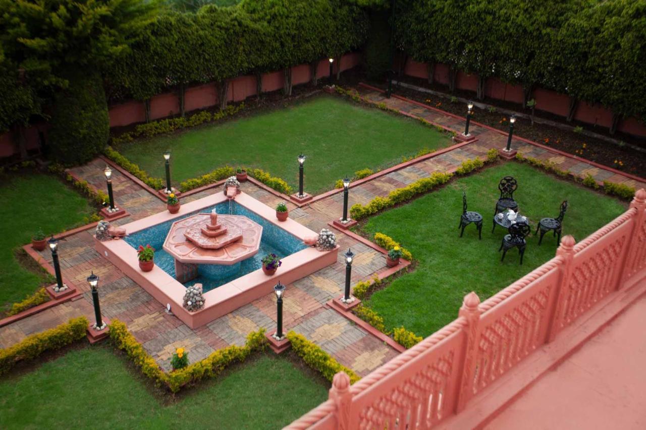 Stayvista At Pink Palace Rajasthani Decor อูตี ภายนอก รูปภาพ