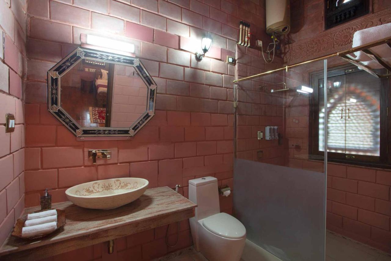 Stayvista At Pink Palace Rajasthani Decor อูตี ภายนอก รูปภาพ