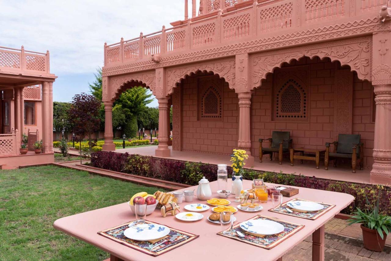 Stayvista At Pink Palace Rajasthani Decor อูตี ภายนอก รูปภาพ