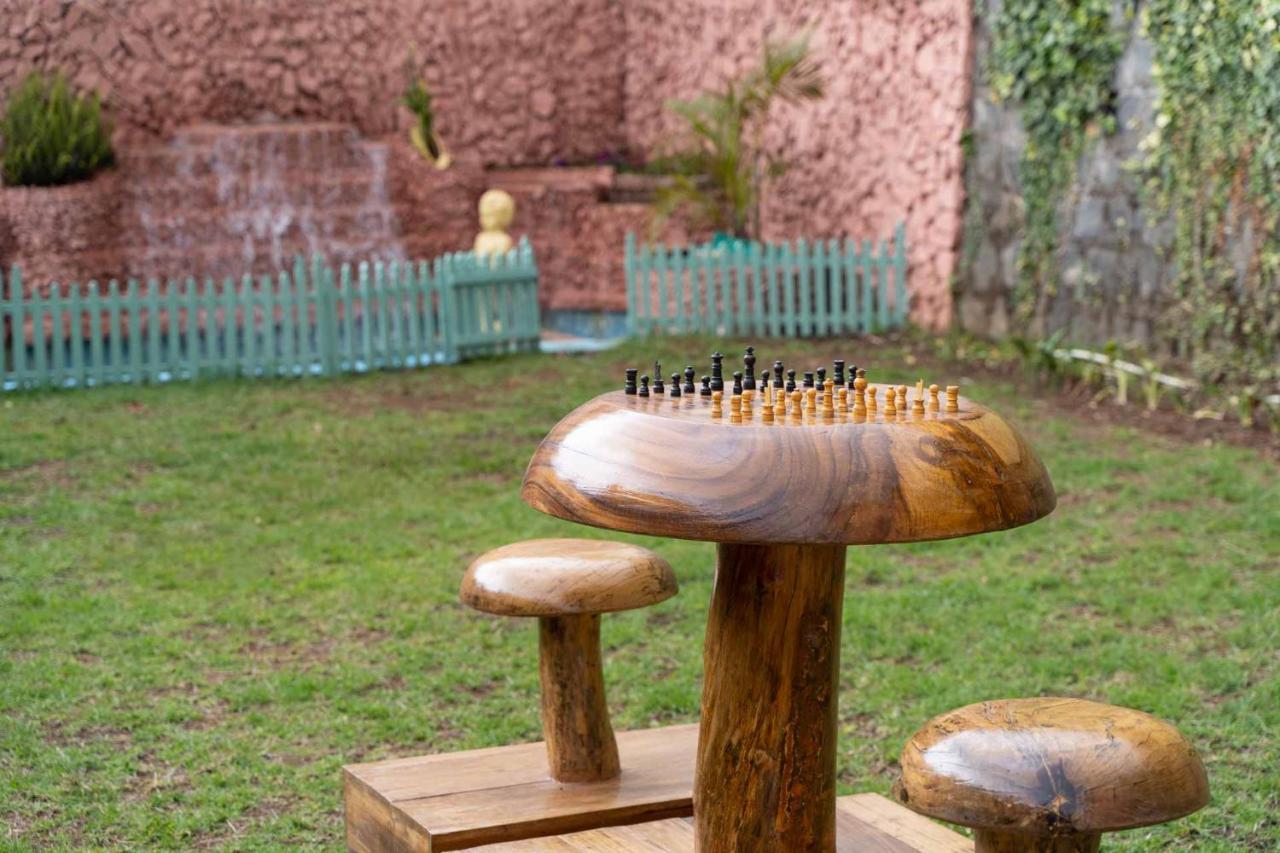 Stayvista At Pink Palace Rajasthani Decor อูตี ภายนอก รูปภาพ