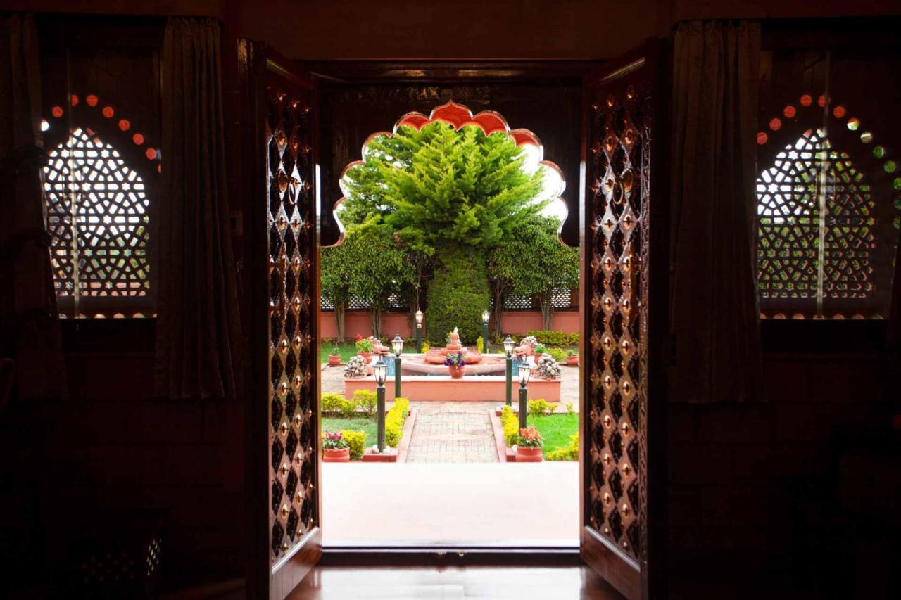 Stayvista At Pink Palace Rajasthani Decor อูตี ภายนอก รูปภาพ