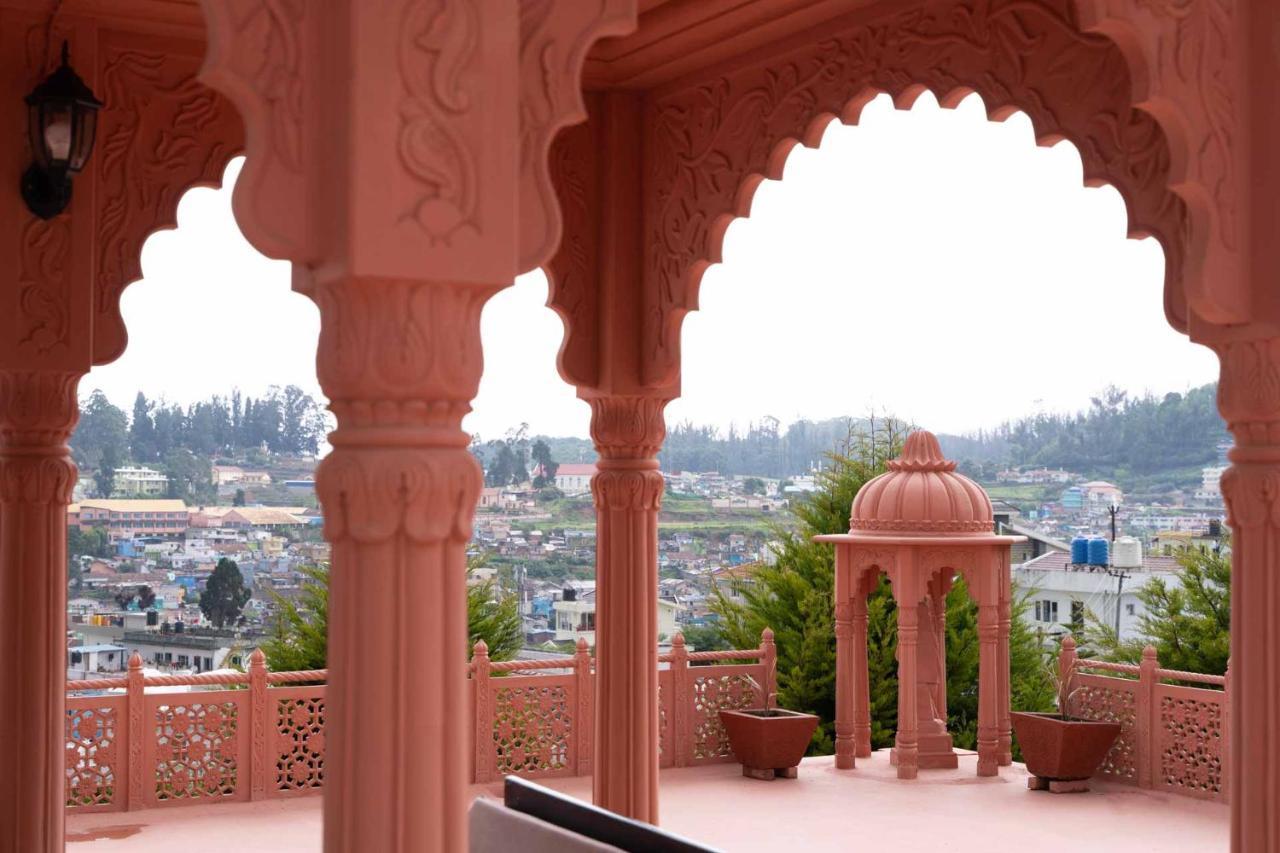 Stayvista At Pink Palace Rajasthani Decor อูตี ภายนอก รูปภาพ